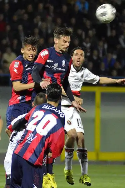 La storica promozione in serie A è sempre più vicina per i pitagorici: altra vittoria firmata Budimir.