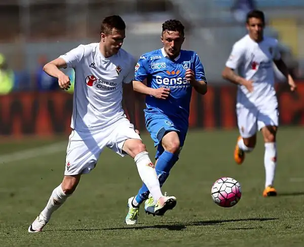 I gol di Pucciarelli e Zielinski regalano la salvezza matematica all'Empoli e aggravano la crisi dei viola nell'anticipo di serie A delle 12.30 al Castellani.