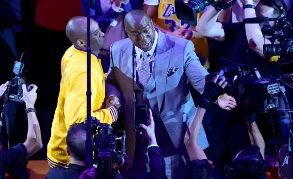 Per il suo addio al basket Bryant ha regalato ai suoi tifosi 60 punti e ai Lakers una rimonta incredibile.
