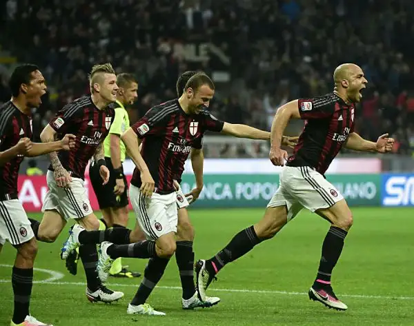 Colpaccio esterno della Juventus che piega in rimonta il Milan, in vantaggio con Alex,  con i gol di Mandzukic e Pogba e fa un grande passo avanti verso il titolo.