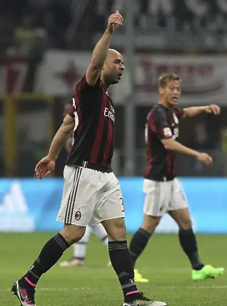 Colpaccio esterno della Juventus che piega in rimonta il Milan, in vantaggio con Alex,  con i gol di Mandzukic e Pogba e fa un grande passo avanti verso il titolo.