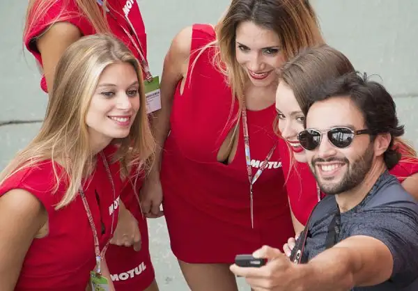 Spettacolo nello spettacolo a Rio Hondo dove a margine della seconda tappa del mondiale ad allietare i presenti non sono mancate le bellezze locali.