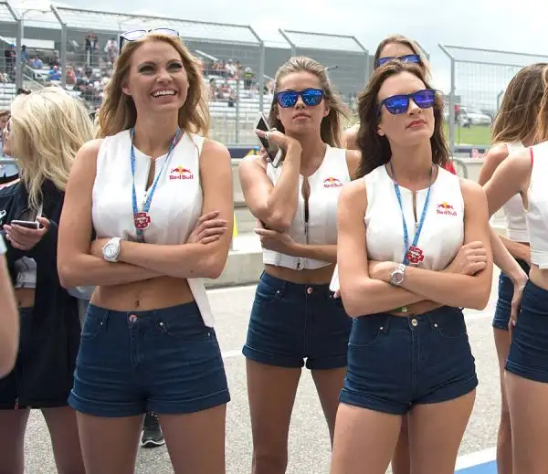 Tante tipiche bellezze americane hanno popolato i paddock e i box anche ad Austin, in occasione del Gran Premio delle Americhe.