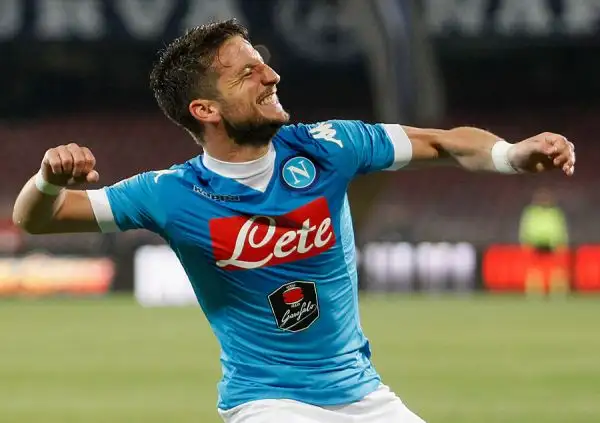 Il Napoli spazza via il Bologna. Gabbiadini con una doppietta che chiude la gara già nel primo tempo. E Mertens la chiude addirittura con una tripletta. In gol anche David Lopez.
