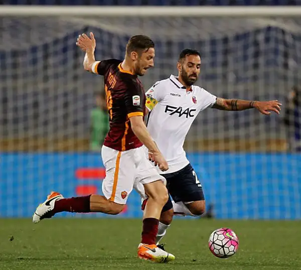 La Roma non riesce ad abbattere il muro del Bologna, pali compresi: all’Olimpico il posticipo della 32esima termina in pareggio, gol di Salah e Rossettini.