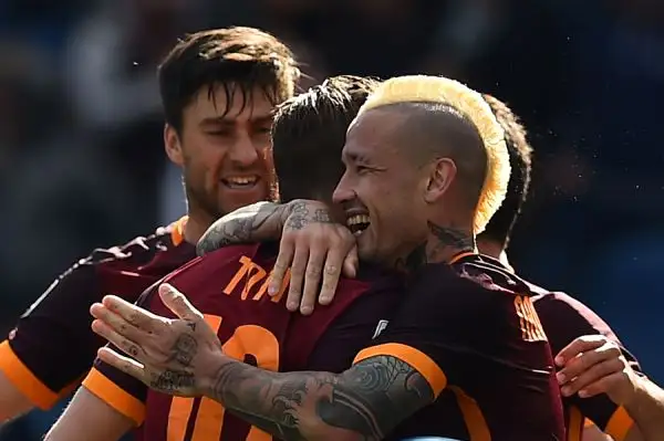 Un gol di Nainggolan ad un minuto dal 90esimo regala alla Roma di Spalletti il big match della 35esima giornata della Serie A, un risultato che permette ai giallorossi di portarsi a -2 dal Napoli.