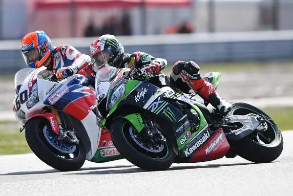 Jonathan Rea ha dominato il weekend olandese ad Assen. Il centauro della Kawasaki, dopo l'affermazione di sabato in gara 1, ha vinto anche gara 2 sul TT Circuit, valido per il quarto round del Mondial