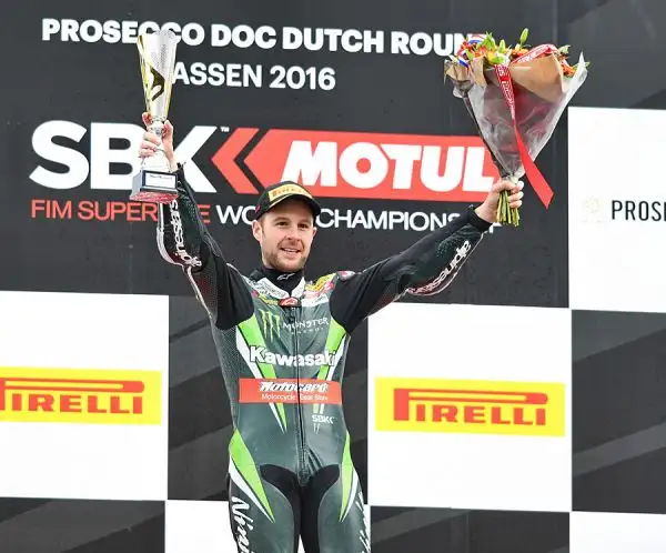 Jonathan Rea ha dominato il weekend olandese ad Assen. Il centauro della Kawasaki, dopo l'affermazione di sabato in gara 1, ha vinto anche gara 2 sul TT Circuit, valido per il quarto round del Mondial