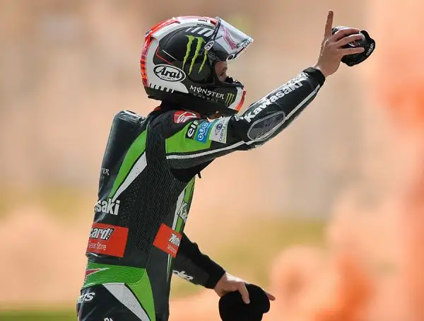 Jonathan Rea ha dominato il weekend olandese ad Assen. Il centauro della Kawasaki, dopo l'affermazione di sabato in gara 1, ha vinto anche gara 2 sul TT Circuit, valido per il quarto round del Mondial