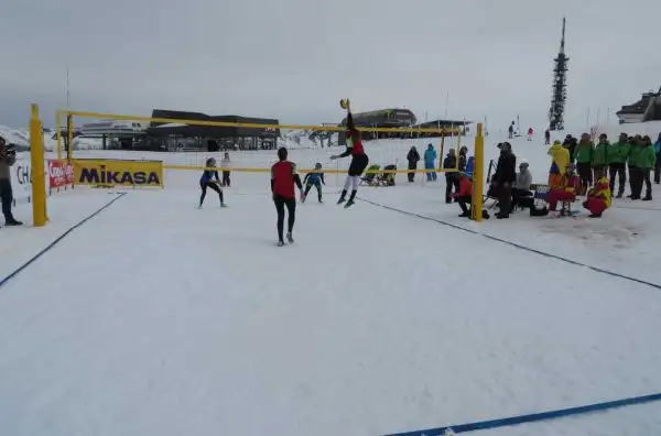 Le ragazze del team Nutrilite Greta Cicolari e Giulia Toti a Plan de Corones si sono laureate campionesse d'Europa del CEV Snow Volleyball European Tour.