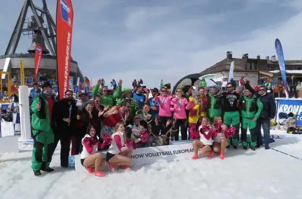Le ragazze del team Nutrilite Greta Cicolari e Giulia Toti a Plan de Corones si sono laureate campionesse d'Europa del CEV Snow Volleyball European Tour.