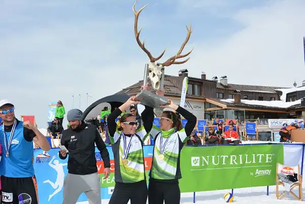 Le ragazze del team Nutrilite Greta Cicolari e Giulia Toti a Plan de Corones si sono laureate campionesse d'Europa del CEV Snow Volleyball European Tour.