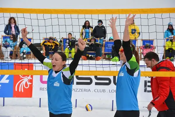 Le ragazze del team Nutrilite Greta Cicolari e Giulia Toti a Plan de Corones si sono laureate campionesse d'Europa del CEV Snow Volleyball European Tour.