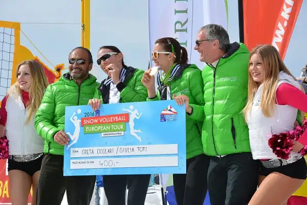 Le ragazze del team Nutrilite Greta Cicolari e Giulia Toti a Plan de Corones si sono laureate campionesse d'Europa del CEV Snow Volleyball European Tour.