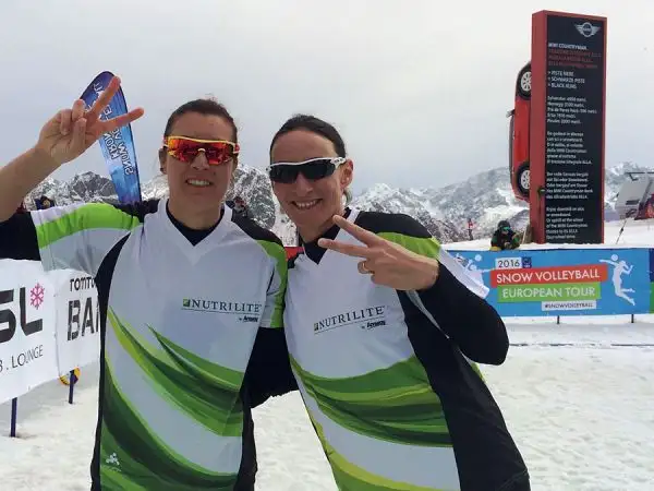 Le ragazze del team Nutrilite Greta Cicolari e Giulia Toti a Plan de Corones si sono laureate campionesse d'Europa del CEV Snow Volleyball European Tour.