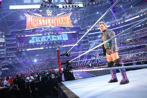 La WWE ha annunciato che ha fatto segnare un nuovo record: 101.763 tifosi presenti ad Arlington in Texas.