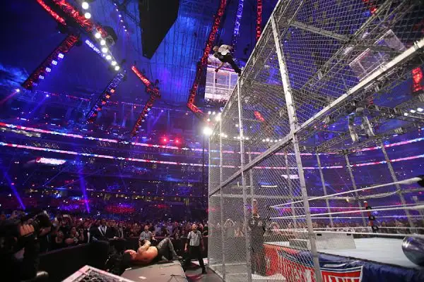 La WWE ha annunciato che ha fatto segnare un nuovo record: 101.763 tifosi presenti ad Arlington in Texas.