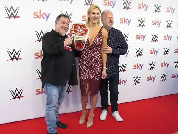 Tutto esaurito al Forum di Assago per la prima tappa italiana del tour "Wrestlemania Revenge", con Roman Reigns e tutti gli altri grandi wrestler protagonisti sul ring.