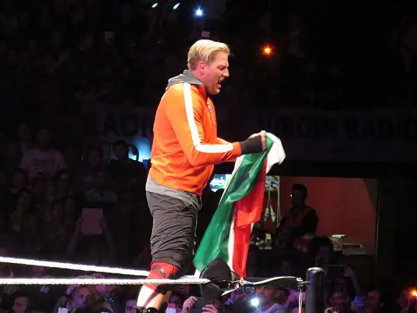 Tutto esaurito al Forum di Assago per la prima tappa italiana del tour "Wrestlemania Revenge", con Roman Reigns e tutti gli altri grandi wrestler protagonisti sul ring.
