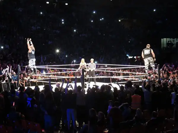 Tutto esaurito al Forum di Assago per la prima tappa italiana del tour "Wrestlemania Revenge", con Roman Reigns e tutti gli altri grandi wrestler protagonisti sul ring.