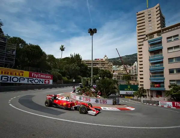 La monoposto più veloce nel circuito cittadino del Principato è stata, un po' a sorpresa, la Red Bull di Daniel Ricciardo che ha preceduto le due Mercedes di Hamilton e Rosberg, staccate di sei e nove