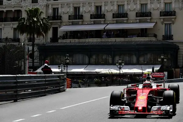 La monoposto più veloce nel circuito cittadino del Principato è stata, un po' a sorpresa, la Red Bull di Daniel Ricciardo che ha preceduto le due Mercedes di Hamilton e Rosberg, staccate di sei e nove