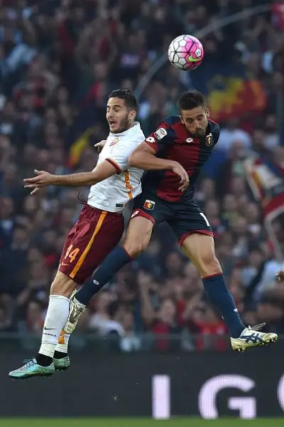 Totti-ElSha e la Roma non muore mai. In casa del Genoa termina 2-3: a Salah rispondono Tachtsidis e Pavoletti, ma il Pupone regna sui calci da fermo e il ‘Faraone’ regala i 3 punti.