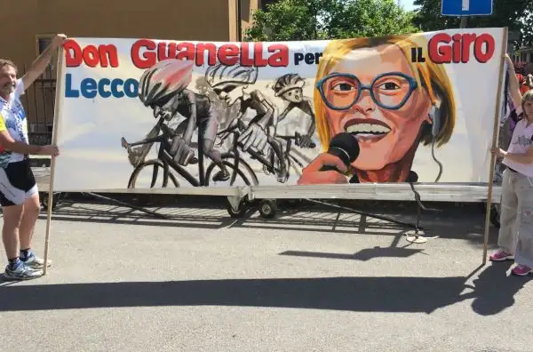 Uno striscione dei tifosi a Cassano d'Adda.