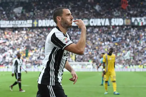 La Juventus festeggia con la manita.Travolta la Sampdoria nell'ultima di campionato: doppietta per Dybala.