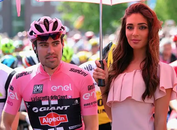 Alcune immagini delle splendide ragazze che anche quest'anno fanno da cornice alla Corsa Rosa che si sta snodando per le strade della penisola del bel paese.