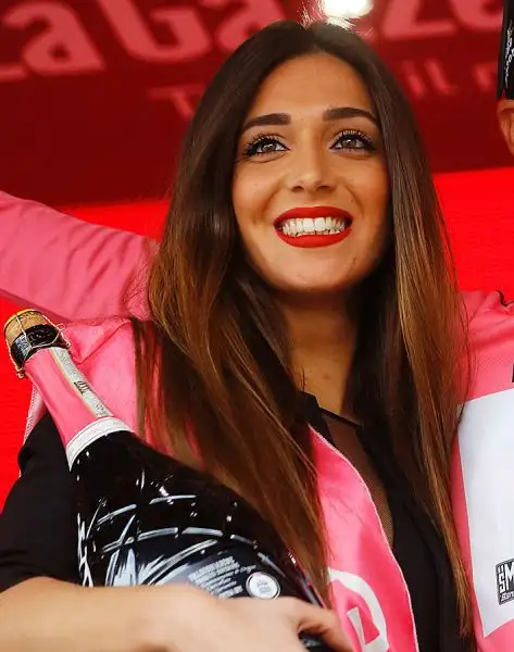 Alcune immagini delle splendide ragazze che anche quest'anno fanno da cornice alla Corsa Rosa che si sta snodando per le strade della penisola del bel paese.