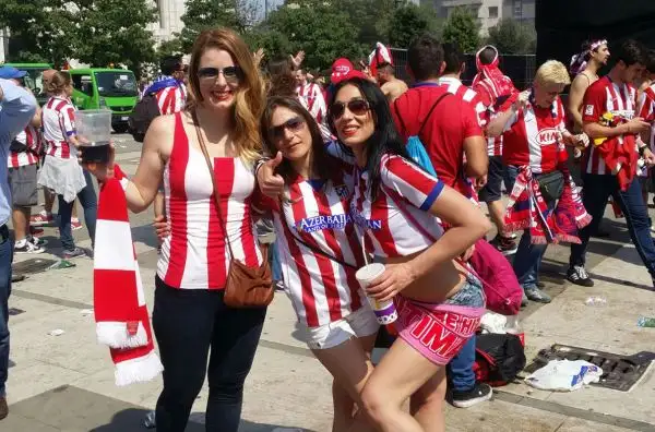 Milano invasa dagli spagnoli in attesa dell'ultimo atto della Champions League tra Real e Atletico.