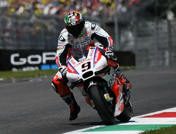 Il Dottore, dopo aver faticato nelle libere, ha piazzato la zampata negli ultimi secondi delle qualifiche, lasciandosi alle spalle il futuro compagno di squadra Viñales e a Iannone.