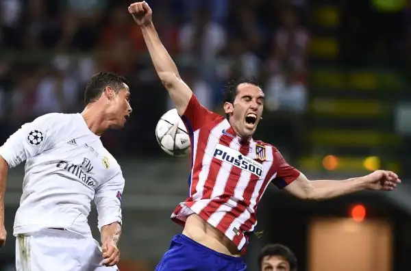 Godin 7. Uno dei luogotenenti di Simeone, annulla Ronaldo. E' un difensore di caratura mondiale.