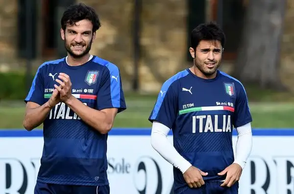 Sale l'attesa per l'esordio dell'Italia che lunedì affronterà il Belgio a Lione, Conte e i giocatori della nazionale hanno preparato al meglio la campagna europea a Coverciano.