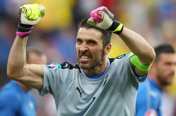 Grande soddisfazione per tutti gli azzurri dopo la vittoria contro la Svezia che vale gli ottavi a Euro 2016, e in partcolar modo per il leader della squadra Gigi Buffon.