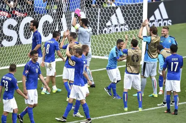 Grande soddisfazione per tutti gli azzurri dopo la vittoria contro la Svezia che vale gli ottavi a Euro 2016, e in partcolar modo per il leader della squadra Gigi Buffon.