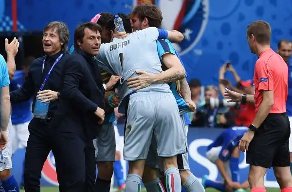 Grande soddisfazione per tutti gli azzurri dopo la vittoria contro la Svezia che vale gli ottavi a Euro 2016, e in partcolar modo per il leader della squadra Gigi Buffon.