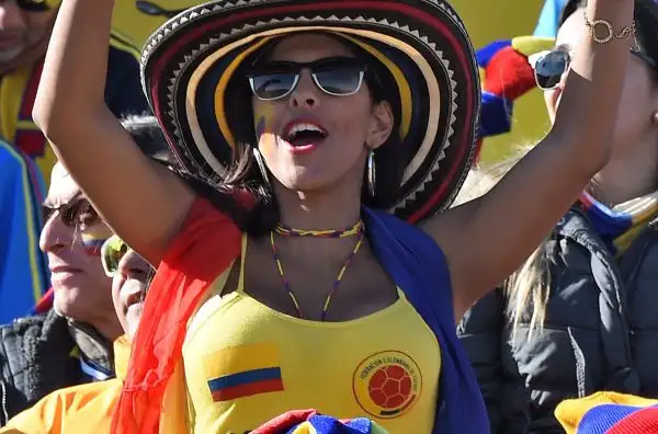 Come sempre tifo caldo e molto colorato e splendide ragazze sulle tribune degli stadi americani che ospitano l'edizione del centenario della Copa America.