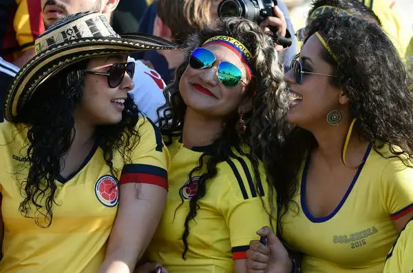 Come sempre tifo caldo e molto colorato e splendide ragazze sulle tribune degli stadi americani che ospitano l'edizione del centenario della Copa America.