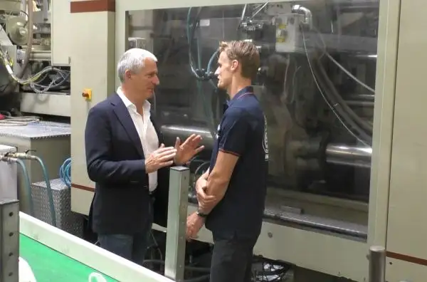 Il centauro della Ducati ha visitato Nolan, dove è stata presentata la nuova replica del suo casco.