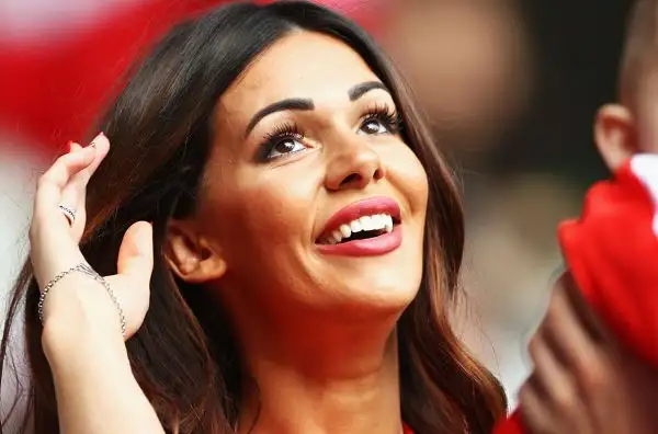 Erjona Sulejmani moglie del centrocampista della Svizzera e del Genoa Blerim Dzemaili.