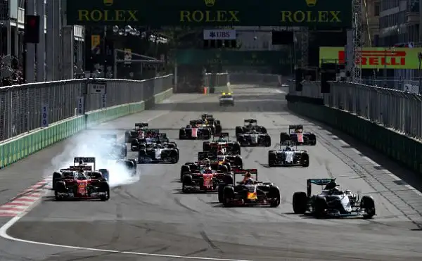 Monopolio di Rosberg, Vettel secondo. Ferrari ancora sul podio a Baku.