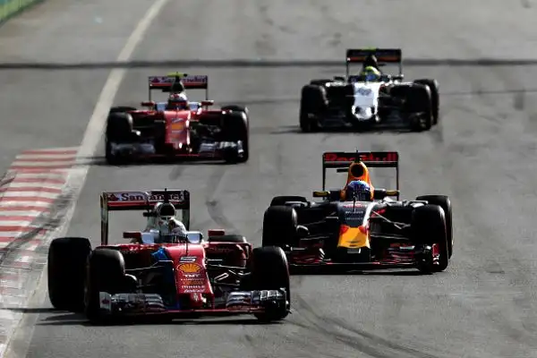 Monopolio di Rosberg, Vettel secondo. Ferrari ancora sul podio a Baku.