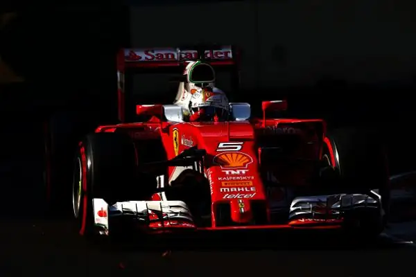 Monopolio di Rosberg, Vettel secondo. Ferrari ancora sul podio a Baku.