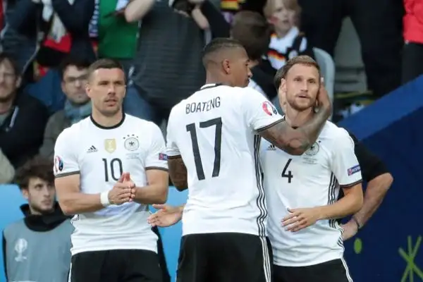 La Germania fa paura, ai quarti in goleada. Spazzata via la Slovacchia.