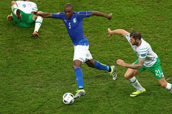 Ogbonna 6. Attento e concentrato, si esalta in una partita fisica come questa.