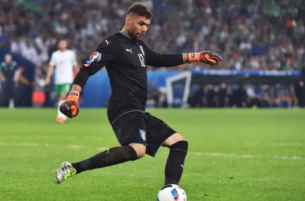 Sirigu 6. Alcune ottime parate, ma non convince in occasione del vantaggio irlandese.