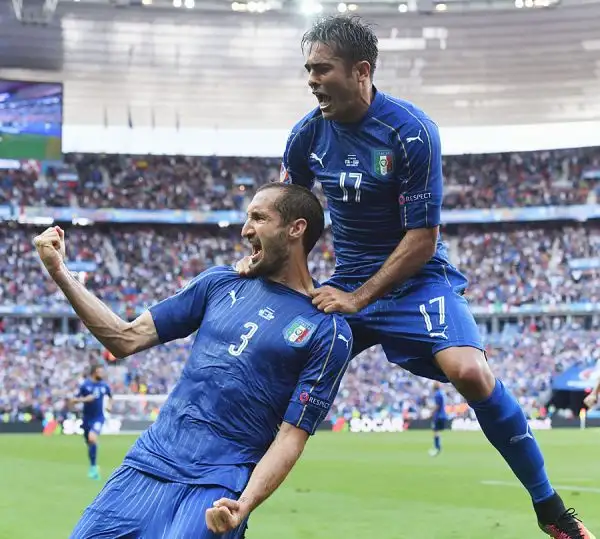 Miracolo dell'Italia che batte 2-0 la Spagna con i gol di Chiellini e Pellè dopo una prestazione superba e giocherà i quarti a Bordeaux sabato sera contro con la Germania.