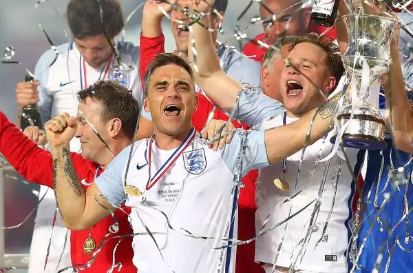 La pop Star britannica, ex componente dei Take That, ha giocato all'Old Trafford di Manchester, il Teatro dei sogni, in occasione del Soccer Aid 2016.